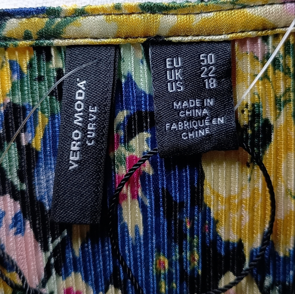 Vero Moda Curve Ribbed Floral Mini Dress Size 18 | Pleated Tie Waist - Picture 11 of 14